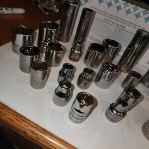 DURALAST SAE MISCELLANEOUS LOT OF 3/8" SOCKETS. LT 410